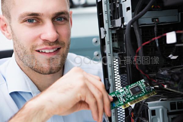 專業(yè)計(jì)算機(jī)維修服務(wù) 高效解決各類計(jì)算機(jī)問題
