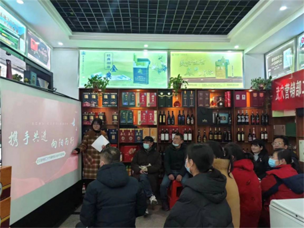 武穴市局 巧算經營“三筆賬”，架設客我“連心橋”，共促酒類市場繁榮